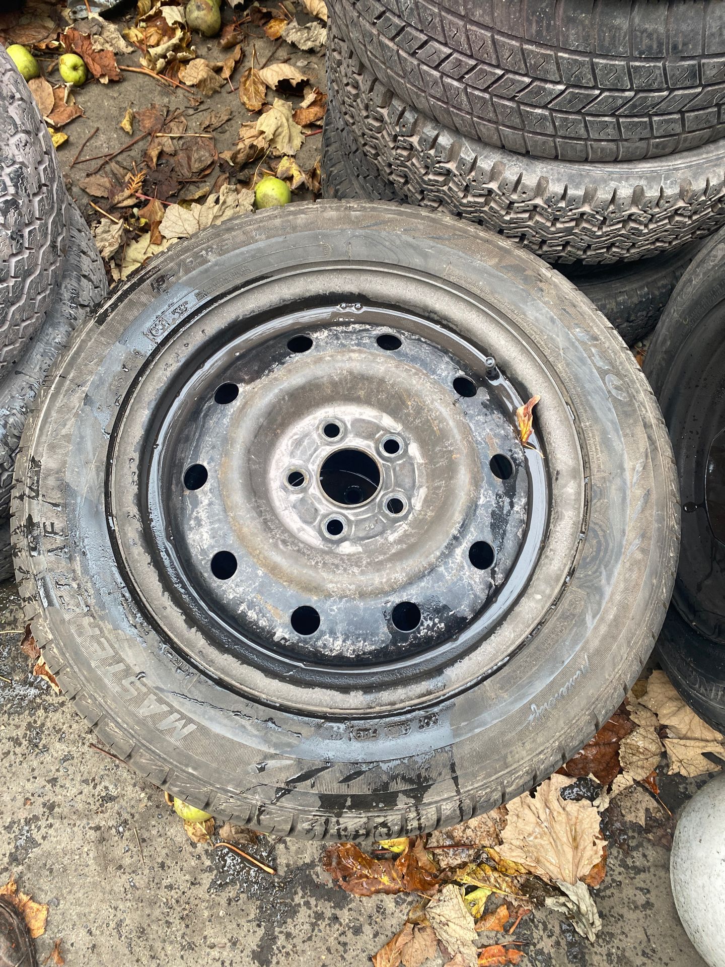 2 Toyota wheels rim tire (set of two)