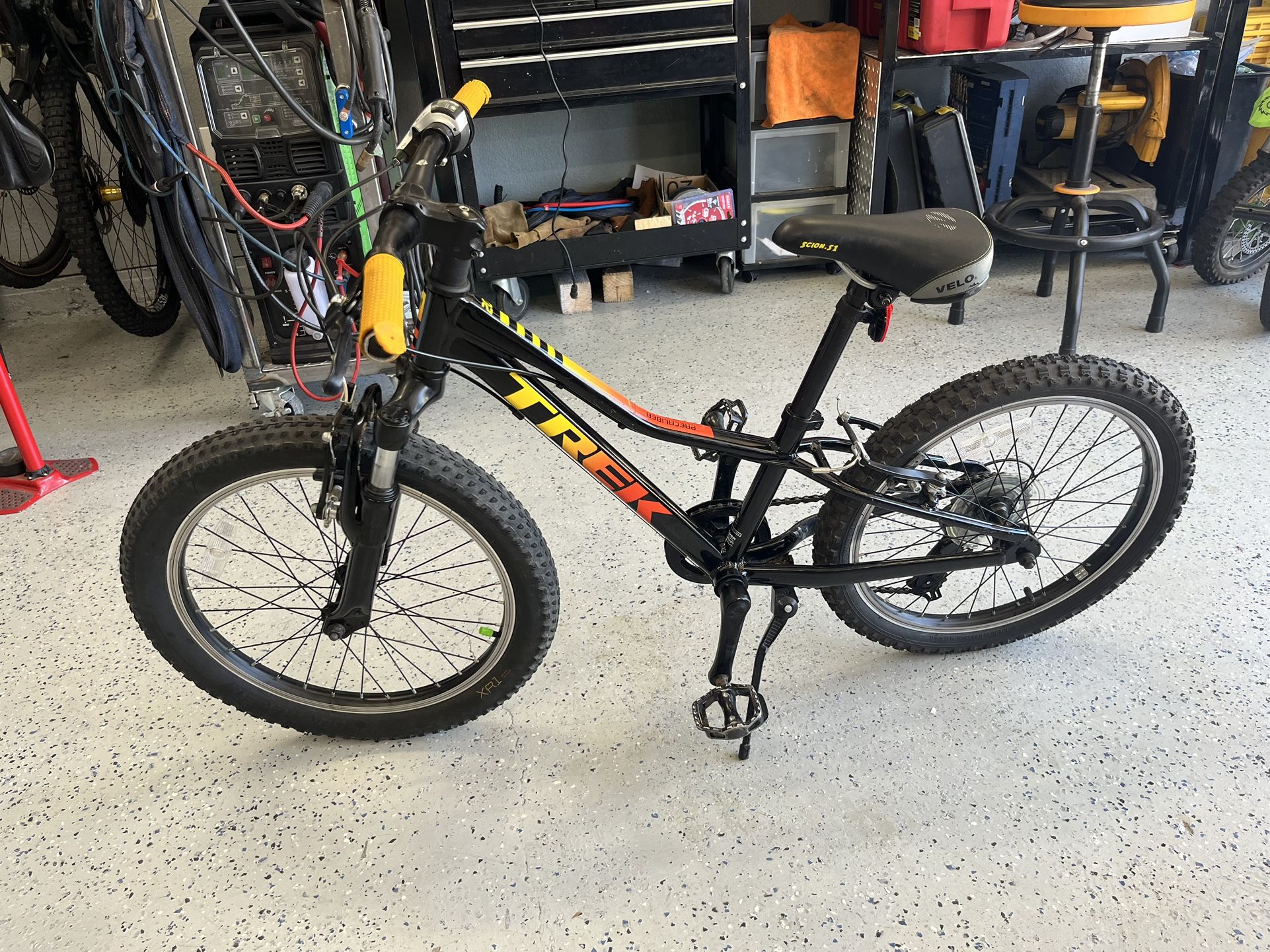 20” Trek pre-caliber Kids Mountain Bike