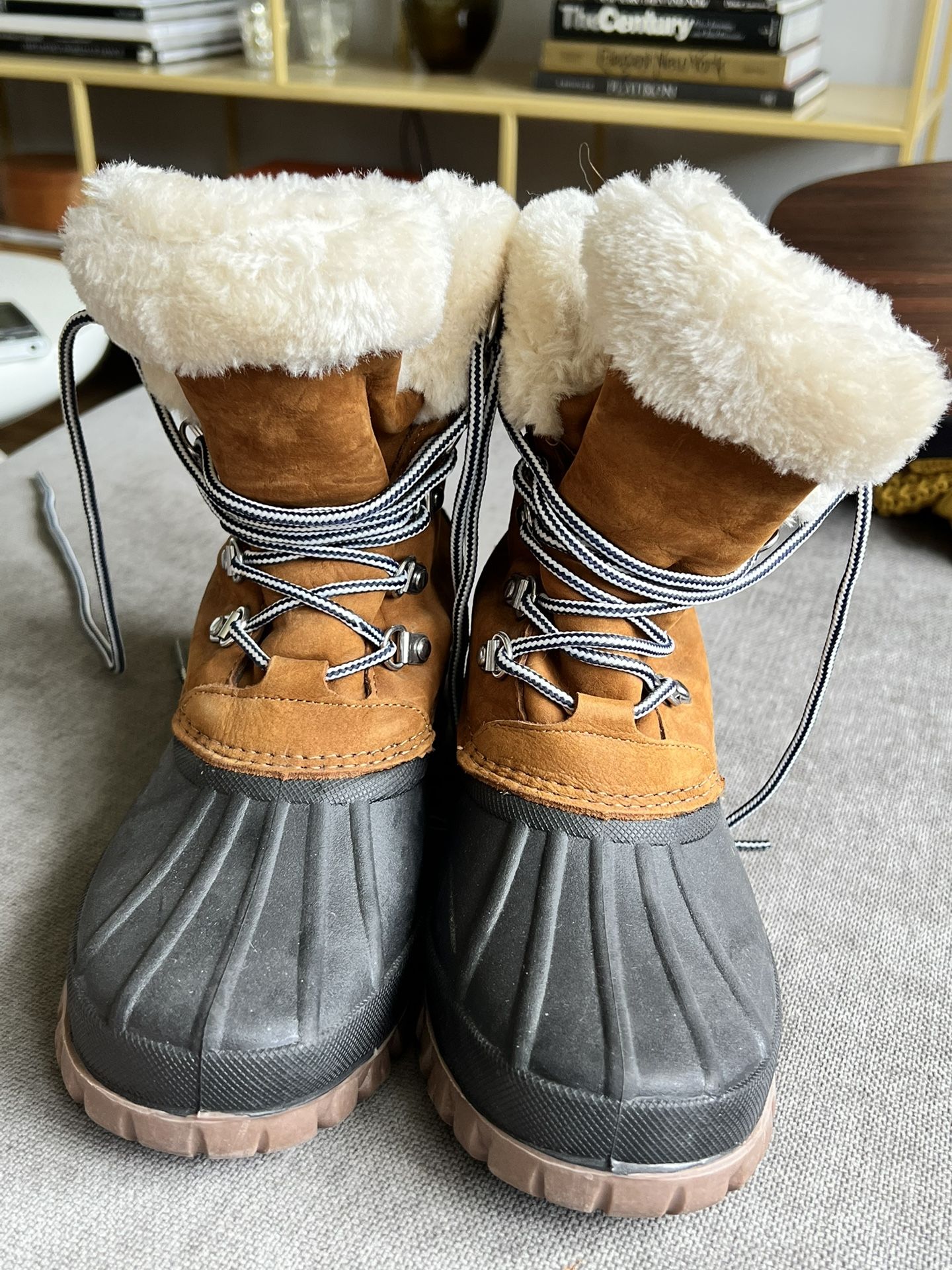 J. Crew Perfect Winter boots with sherpa in size 8 Weatherproof - New.