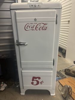 1930’s Vintage Frigidaire Coca-Cola refrigerator