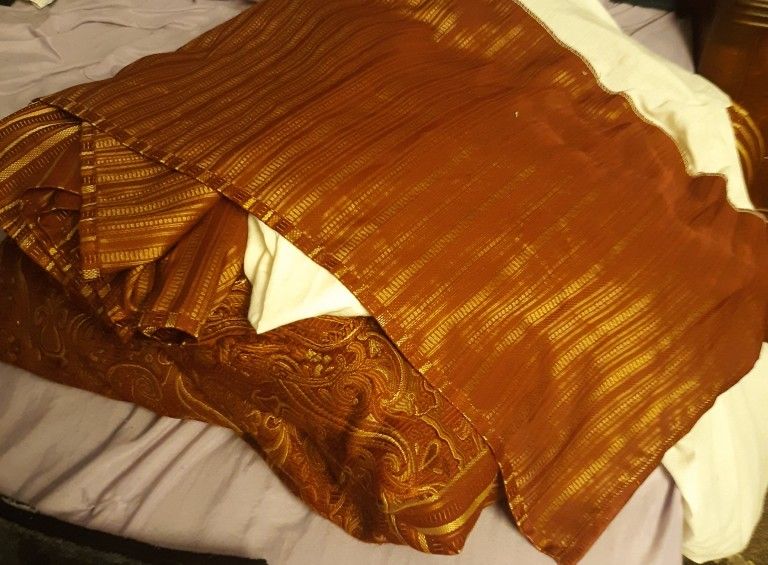 Comforter bedskirt And Pillow Case