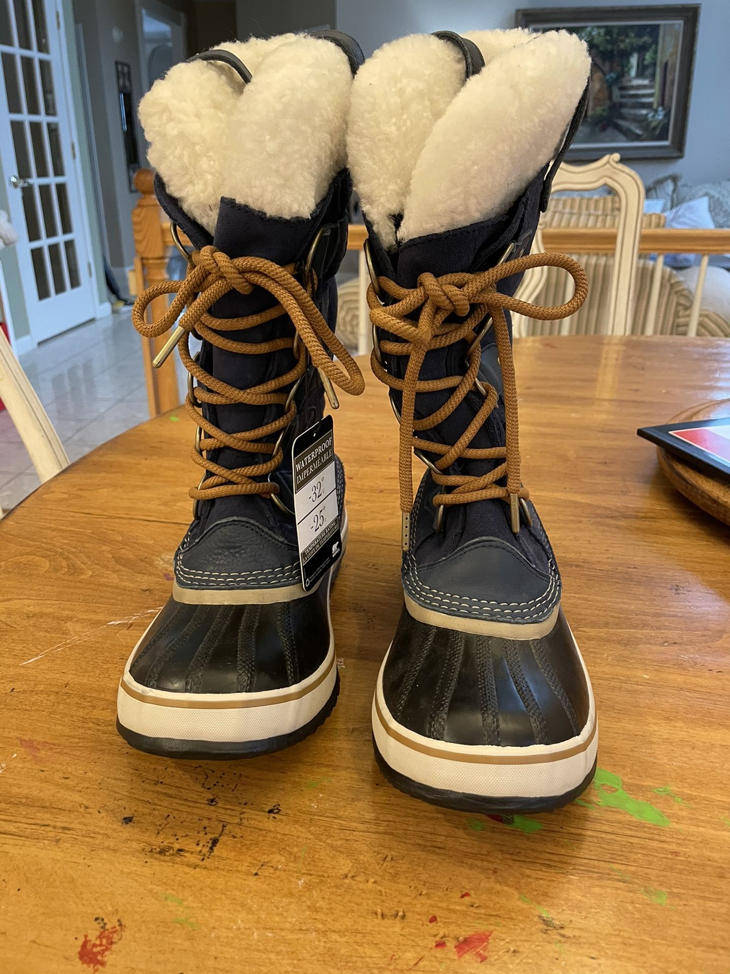 Sorel Impermeable Boots Mens Size 7/womans Size 8.5