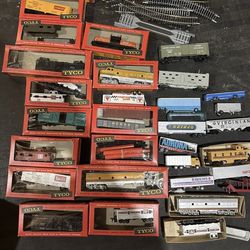 Huge Tyco Train Lot Great For Resale 