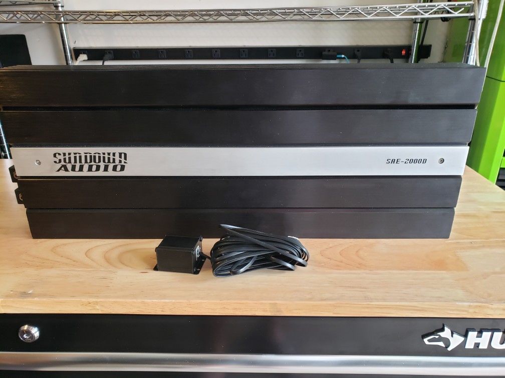 Sundown audio Sae 2000 watt rms amp and New Bass Nob