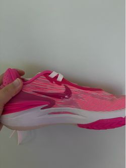 Pink volleyball shoes, Nike air