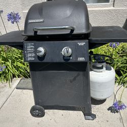 BBQ Grill + 2 x gas tanks