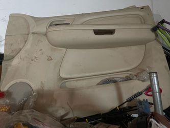 escalate door panel. It is a pair and I have the harness too. 2008 Chevy Silverado or escalate door panel. It is a pair and I have the harness too.