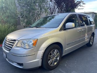 2010 Chrysler Town & Country