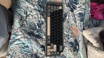 Royal Kludge gaming keyboard