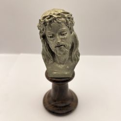 vintage, Peltro Cesellato A Mano,  figurine of the crowned head of Christ. Italy
