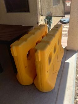 2 road barriers. No leaks