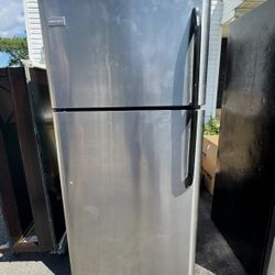Frigidaire Fridge 