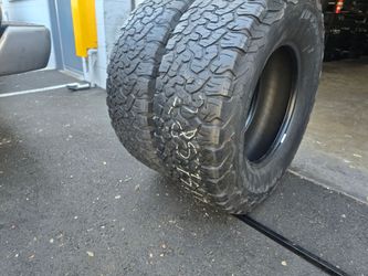 2 used tires Lt285 75r17 Bfgoodrich K02 $120.00