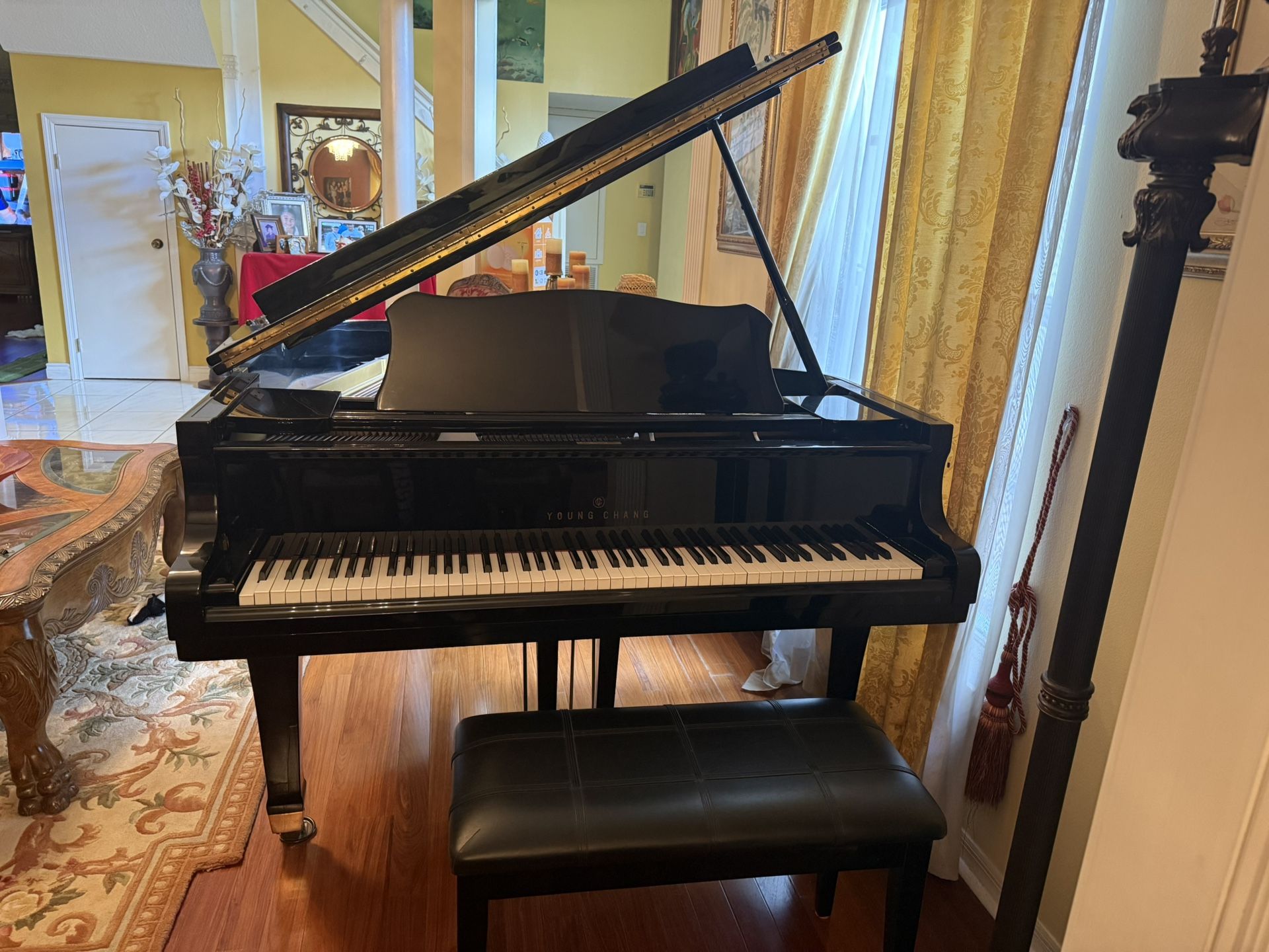 Young Chang Baby Grand Piano – Excellent Shape!