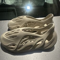 Yeezy Foam Runner “Sand White” Size 11