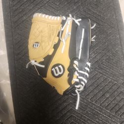Wilson A500 BB/SB Glove LH Throw  12 1/2"