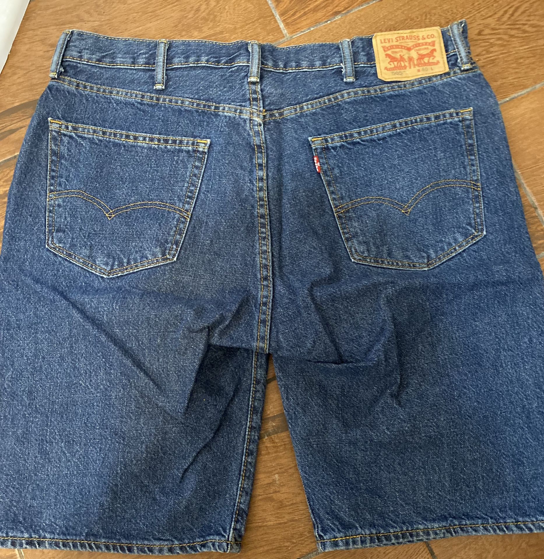 Levi’s Men Shorts -40W 505