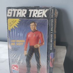 Star Trek & Star Wars Collector Lot (Sealed Figures)