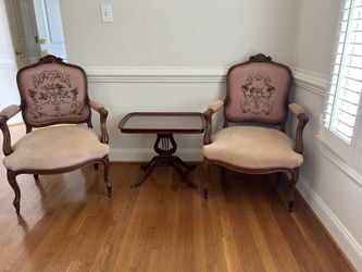 2 Matching Chairs 