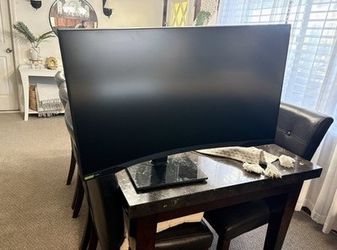 32-inch 2K 240hz Samsung Odyssey G7 curved QLED gaming monitor