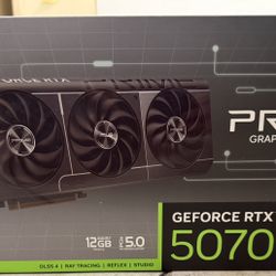 Asus - RTX 5070 12 GB