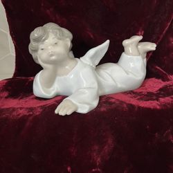 Lladro Angel Reclining (retail $195)