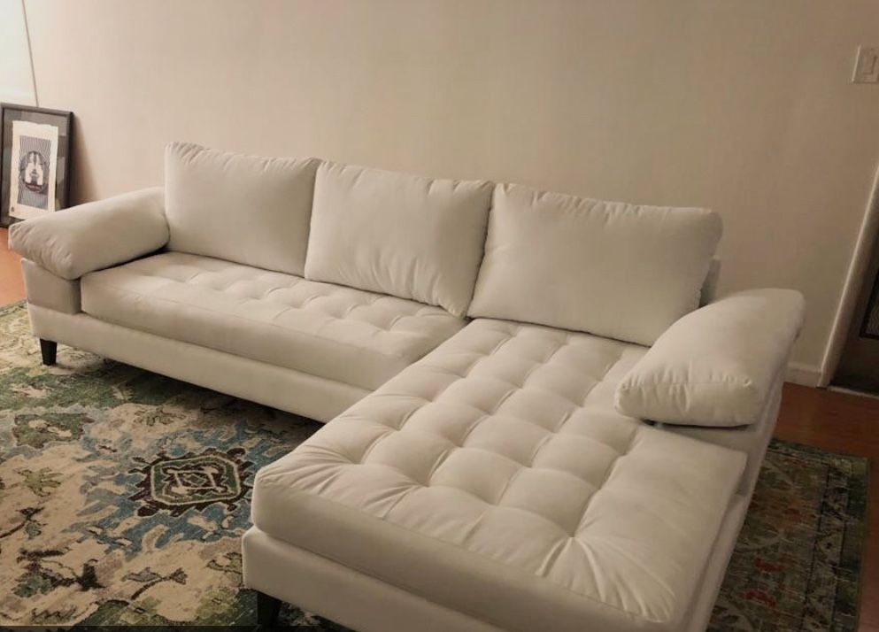 Comfy White sectional Couch 4Sale