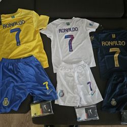 CRISTIANO RONALDO CR7 KIDS KIT GREAT COLORS AND DESIGNS 