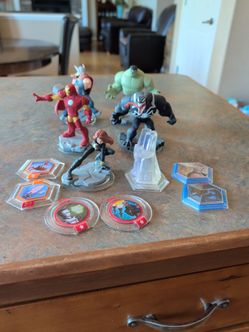 Disney Infinity game figures - super hero bundle