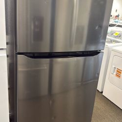 Fridge 2 Door / Apartment Size 
