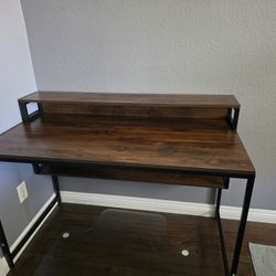 Desk - Excellent Condition $65