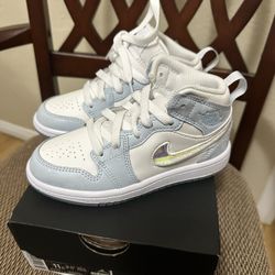 Jordan 1 Mid SE Blue Ice Blue Size 11 Little Kids