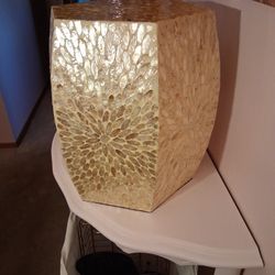 Salaries Calypso Mosaic Accent Piece 