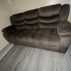 Brown Couch -reclines 