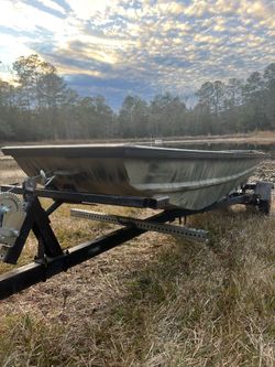 12 foot john boat 1200 Obo/trades