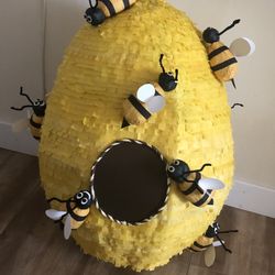 Beautiful Pinata HoneyComb 🍯 🐝