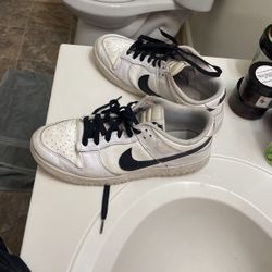 Low Rise Court Vision Men’s Nikes 