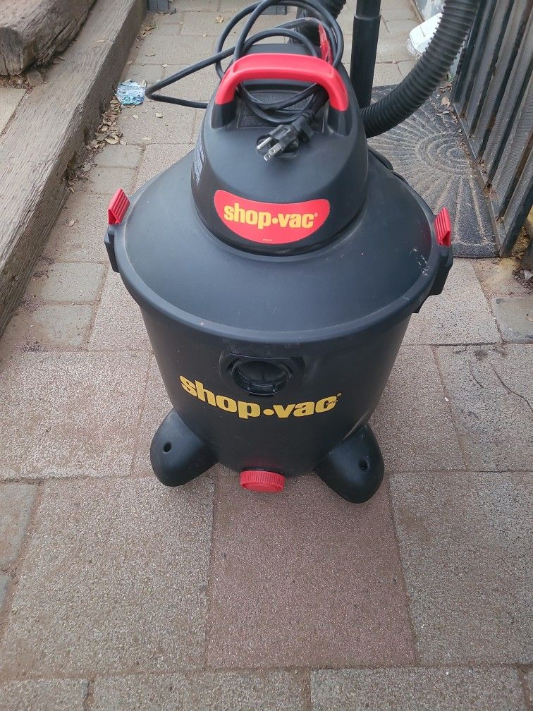 Shop Vac , WET /DRY  works Good , Coupla Attchments Missing