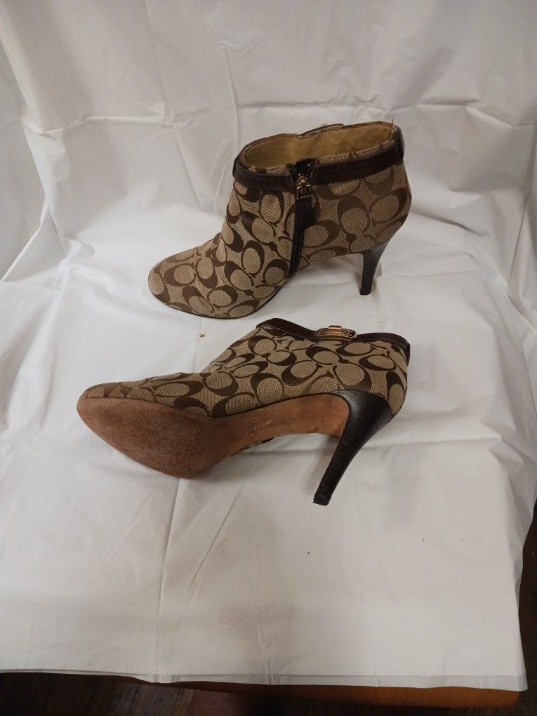Coach demi-boots,tan Size 9