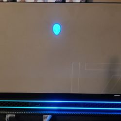 Alienware m17 r3 gaming laptop


