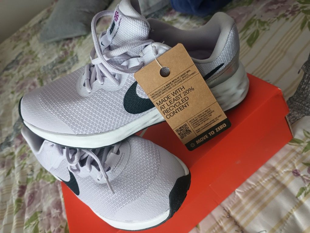 Tennis Nike Size 5y