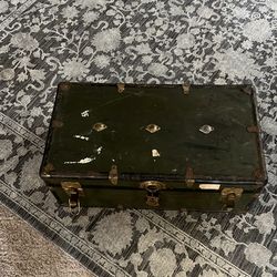 World war 2 trunk between 1941 and 1945