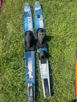 EP XR-7 Series II Water Skis Pair