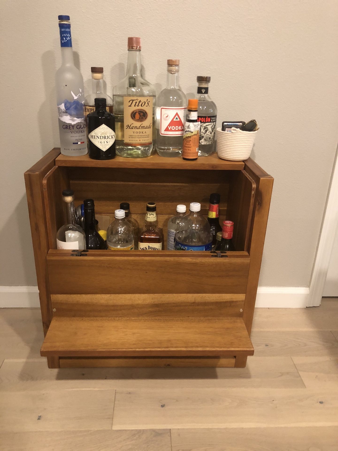 CB2 Elixir Minibar/Table