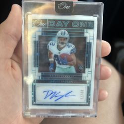 /75 Deuce Vaughn Day One Rookie Auto 