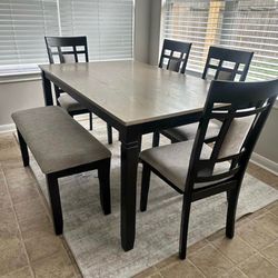 NEW IN BOX Beautiful Wood Grey Dining Table + 4 Chairs Chair plus Bench Set