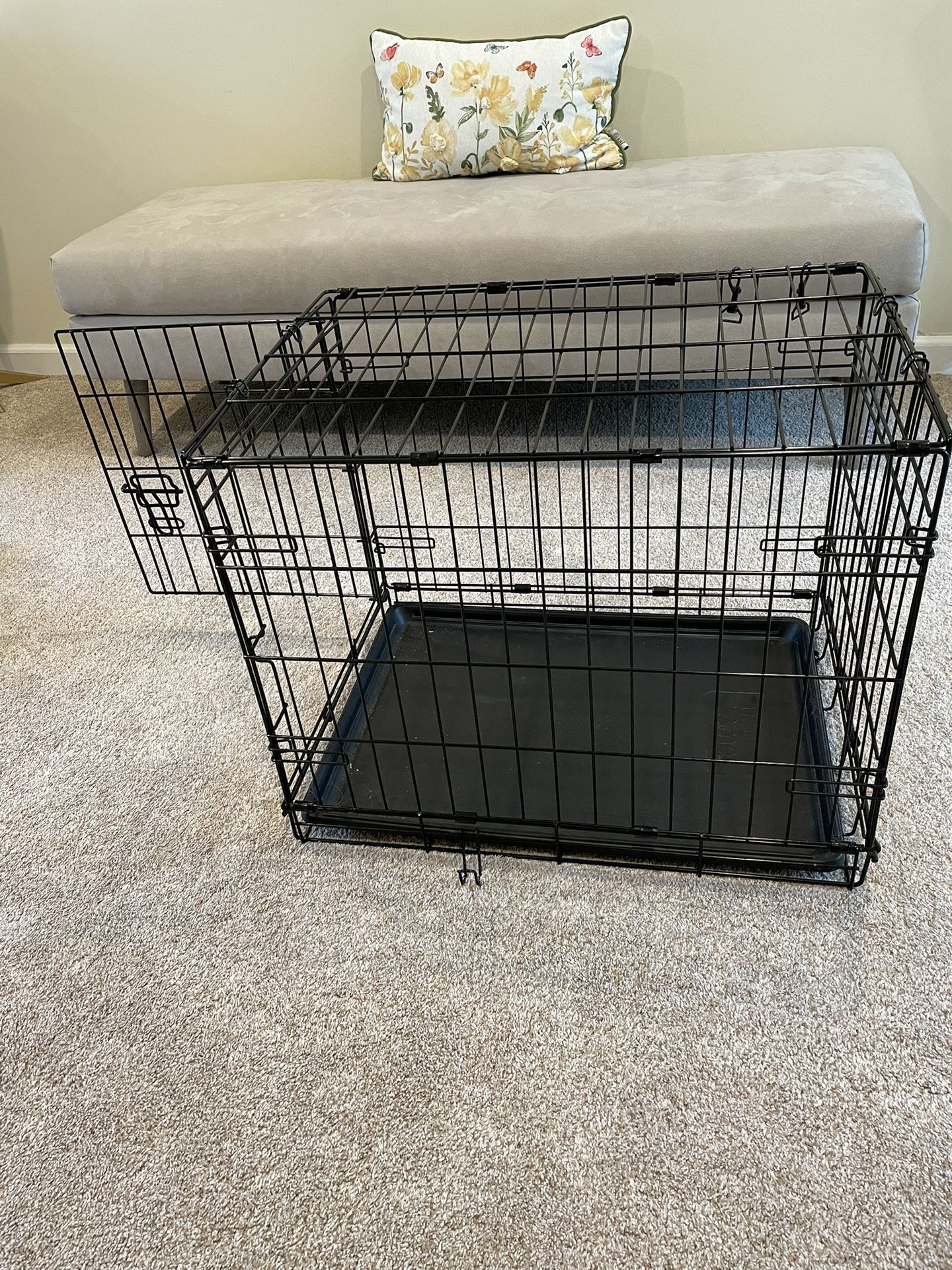 Dog Crate In Excellent Condition 