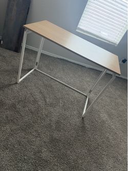 Foldable desk