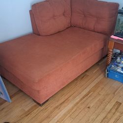 CHAISE LOUNGE