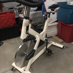 Xterra Fitness Indoor Cycle Trainer Indoor Bike